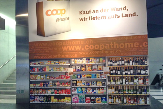 Coop: Virtueller Supermarkt am Hauptbahnhof Zürich
