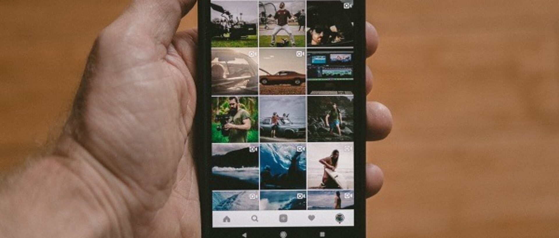 Instagram App ist auf dem Handy geöffnet mit neuen Funktionen