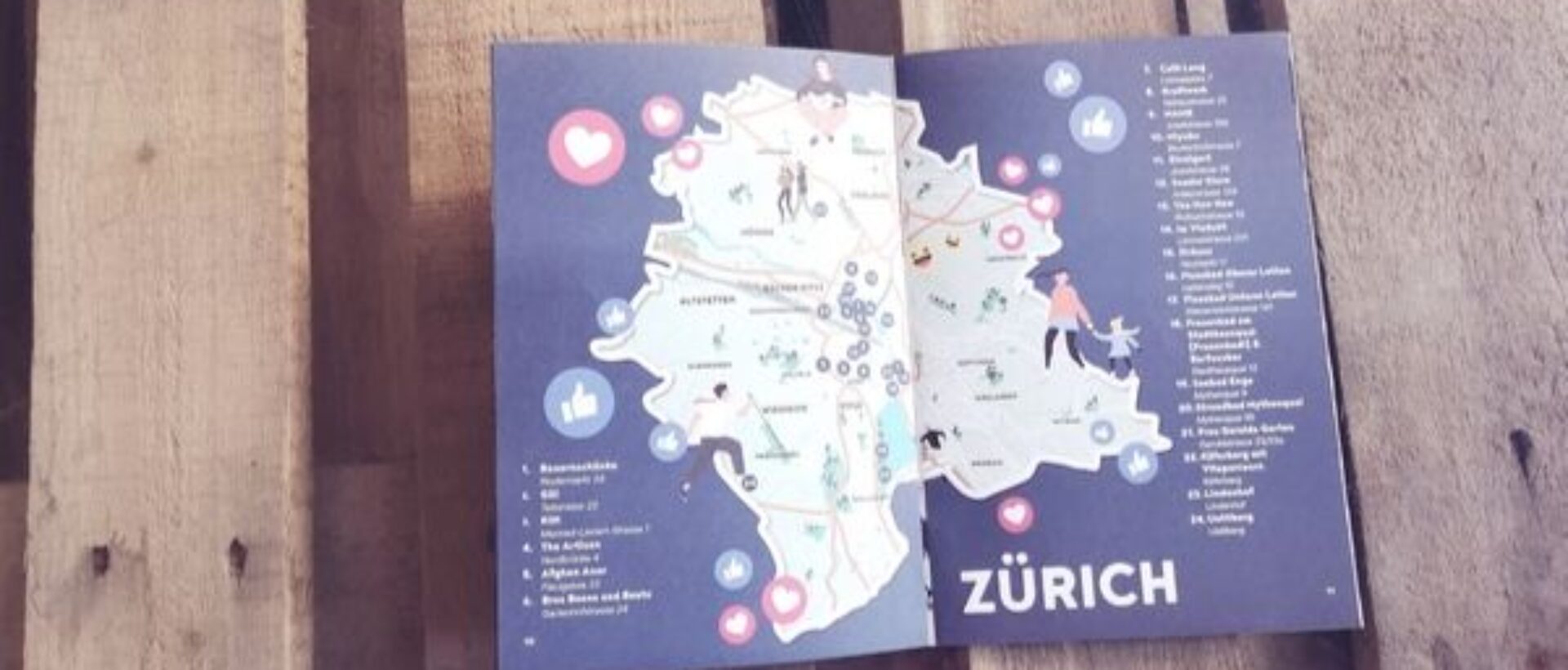 Zürich Community City Guide auf einem Tisch