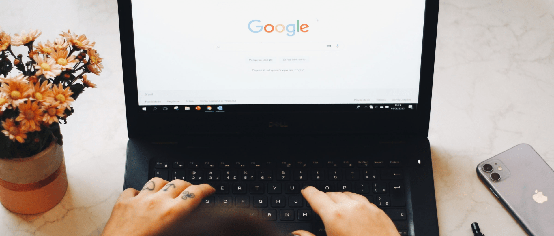 Google suche auf Laptop