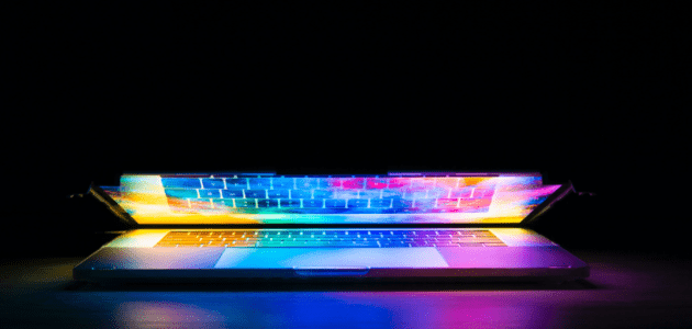 Der moderne Laptop mit vielen Farben