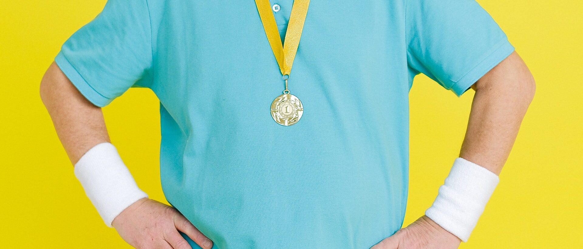 Person mit Medaille