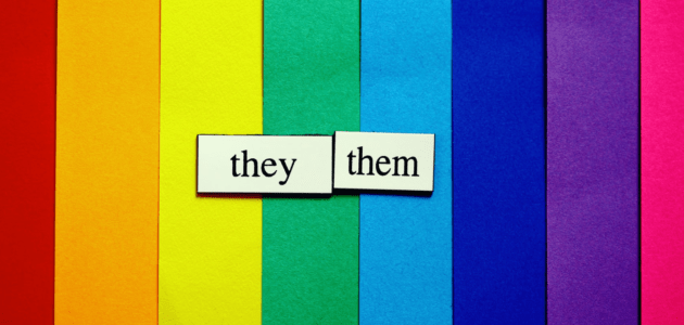 Regenbogenfarben sinnbildlich für die genderneutrale Sprache im SEO