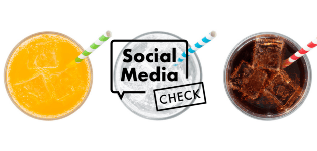 Drei Gläser mit Softdrinks und Eiswürfeln stehen nebeneinander: ein orangefarbenes Getränk, ein klares und eine dunkle Cola. In jedem Glas steckt ein farbig gestreifter Trinkhalm. Darüber steht der Schriftzug «Social Media Check» für den Schweizer Softdrink-Markt.